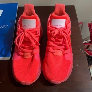 Gym shoes